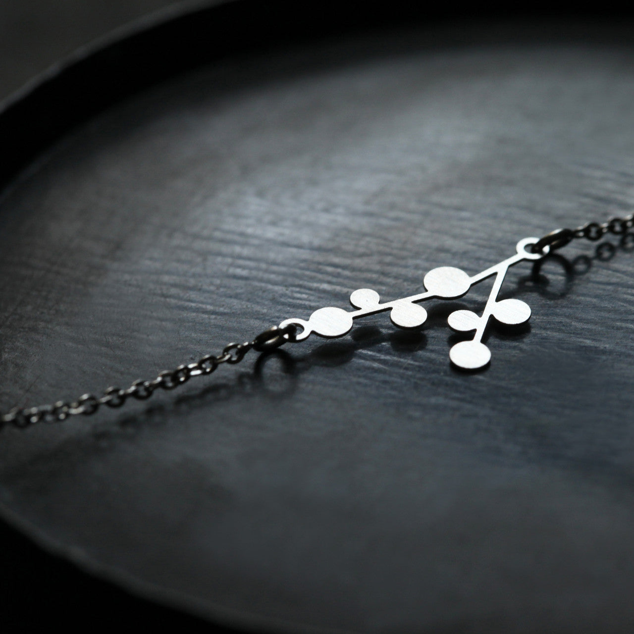 Moorigin snow days stainless steel necklace with berry motif