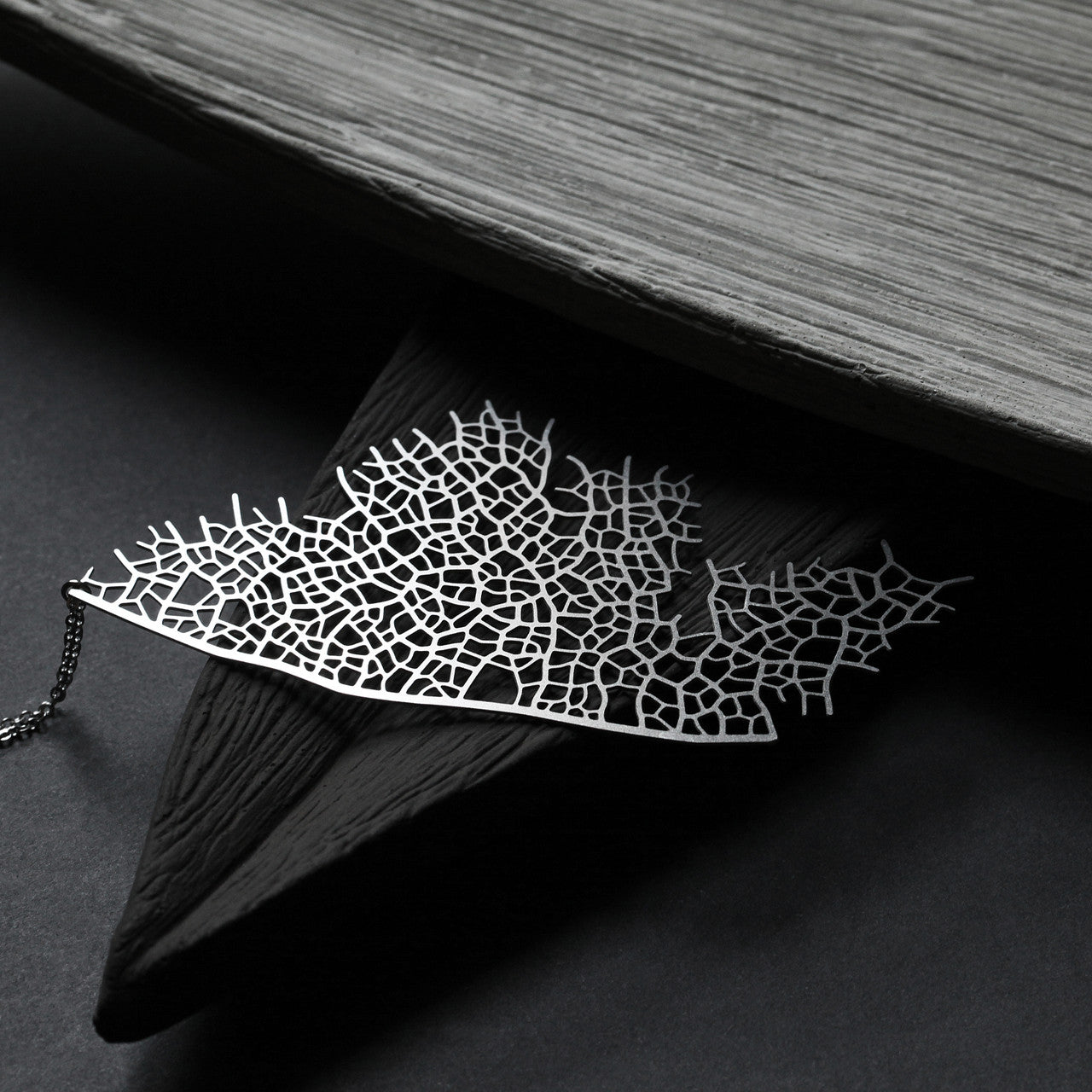 Moorigin stainless steel pendant with skeleton leaf motif