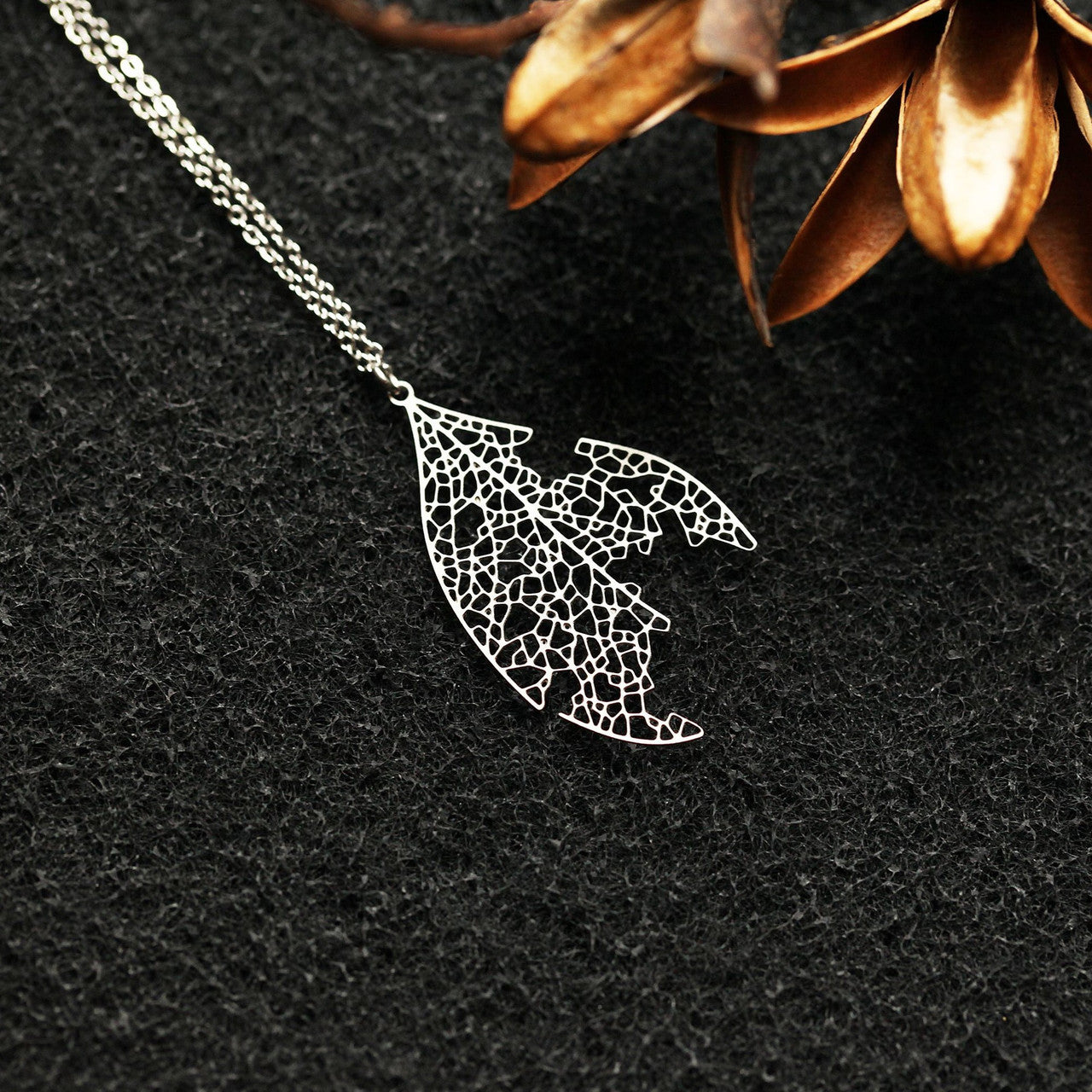 necklace_pendant_Moorigin_ash_silver_plated_stainless_steel_made_in_Taiwan_nature_inspired_jewellery