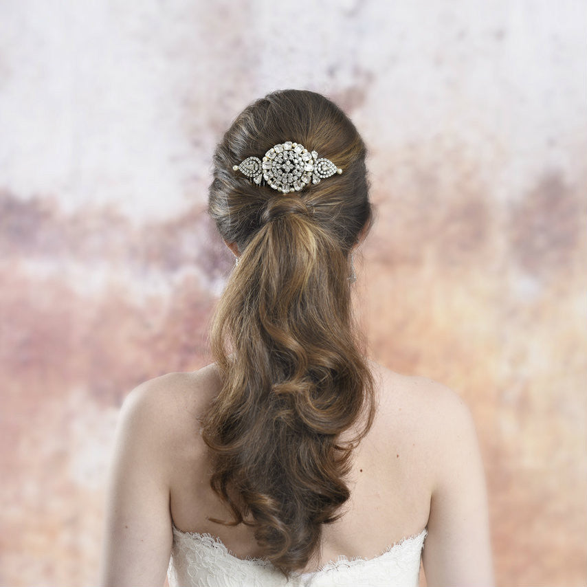 Ainsley_mirrada_templton_art_deco_round_dric_diamante_bridal_wedding_hair_comb_hairstyle__7_scotland