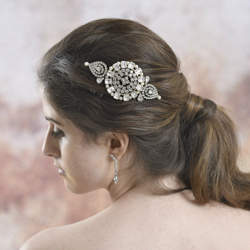 Ainsley_mirrada_templton_art_deco_round_dric_diamante_bridal_wedding_hair_comb_hairstyle__7_scotland