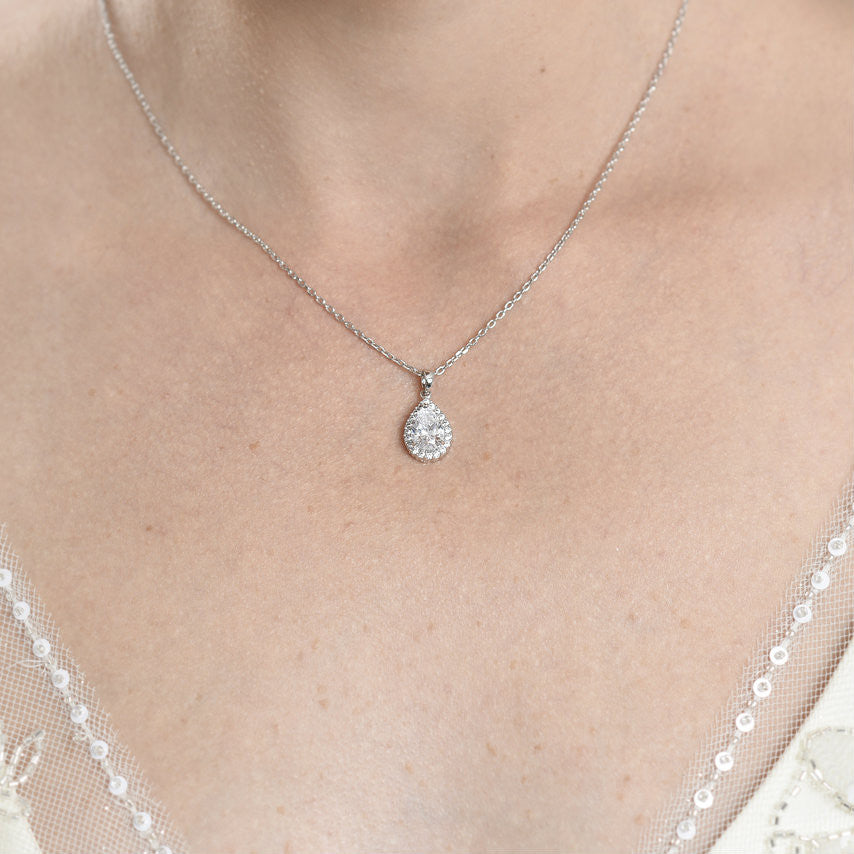 teardrop_necklace_classic_elegant_sophisticated_bridal_jewellery_bridesmaids_jewellery 