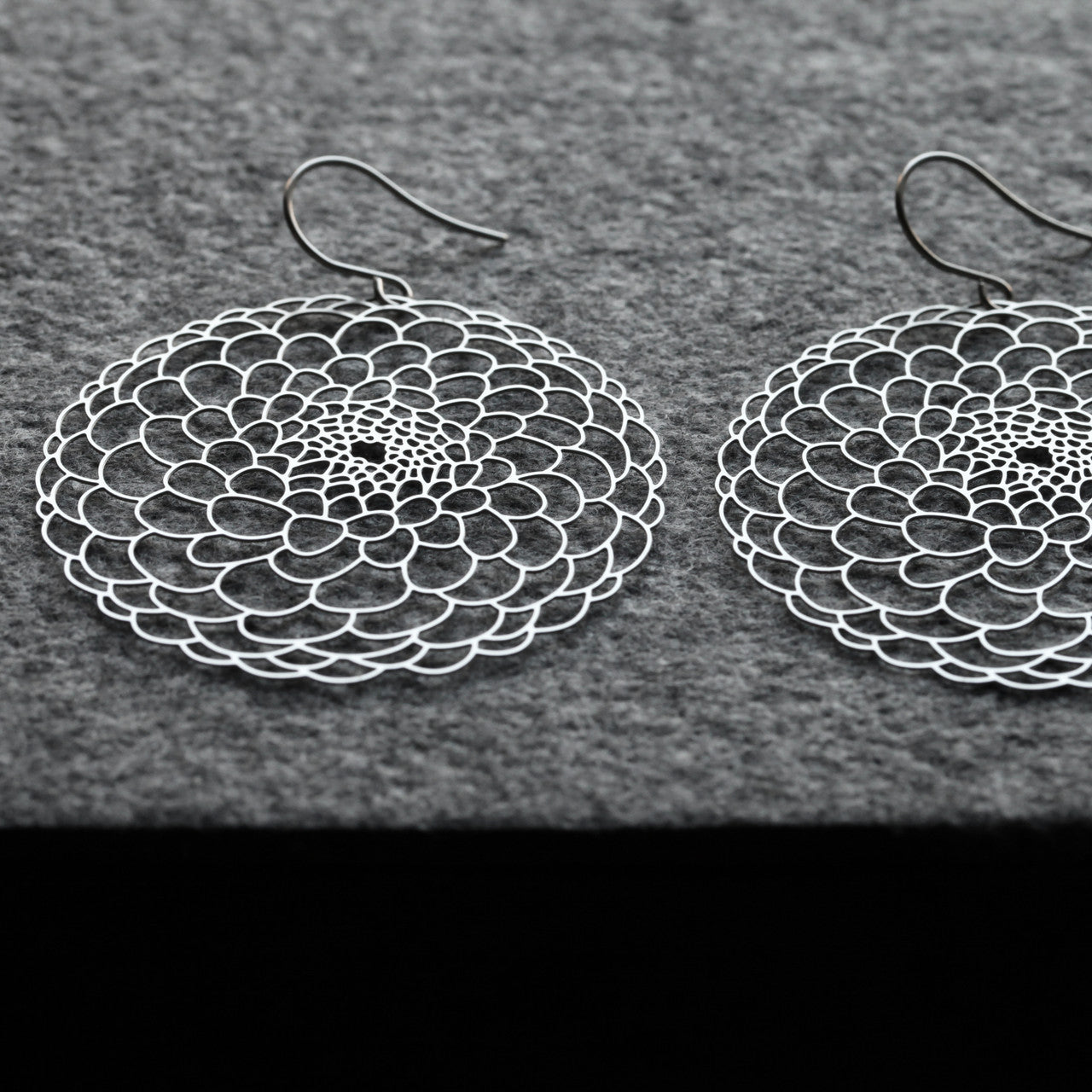 Dahila Earrings M - Silver