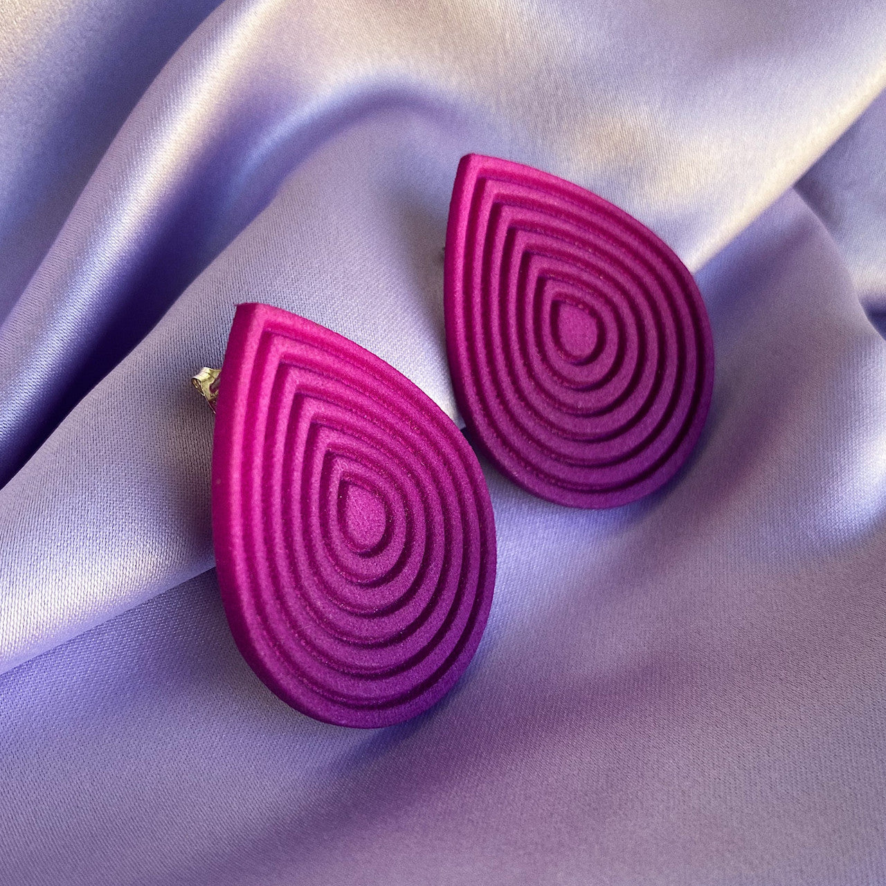 Eve_Balashova_handmade_jewellery_earrings_statement_leaf_pink_purple_sterling_silver_3D_printed_nylon