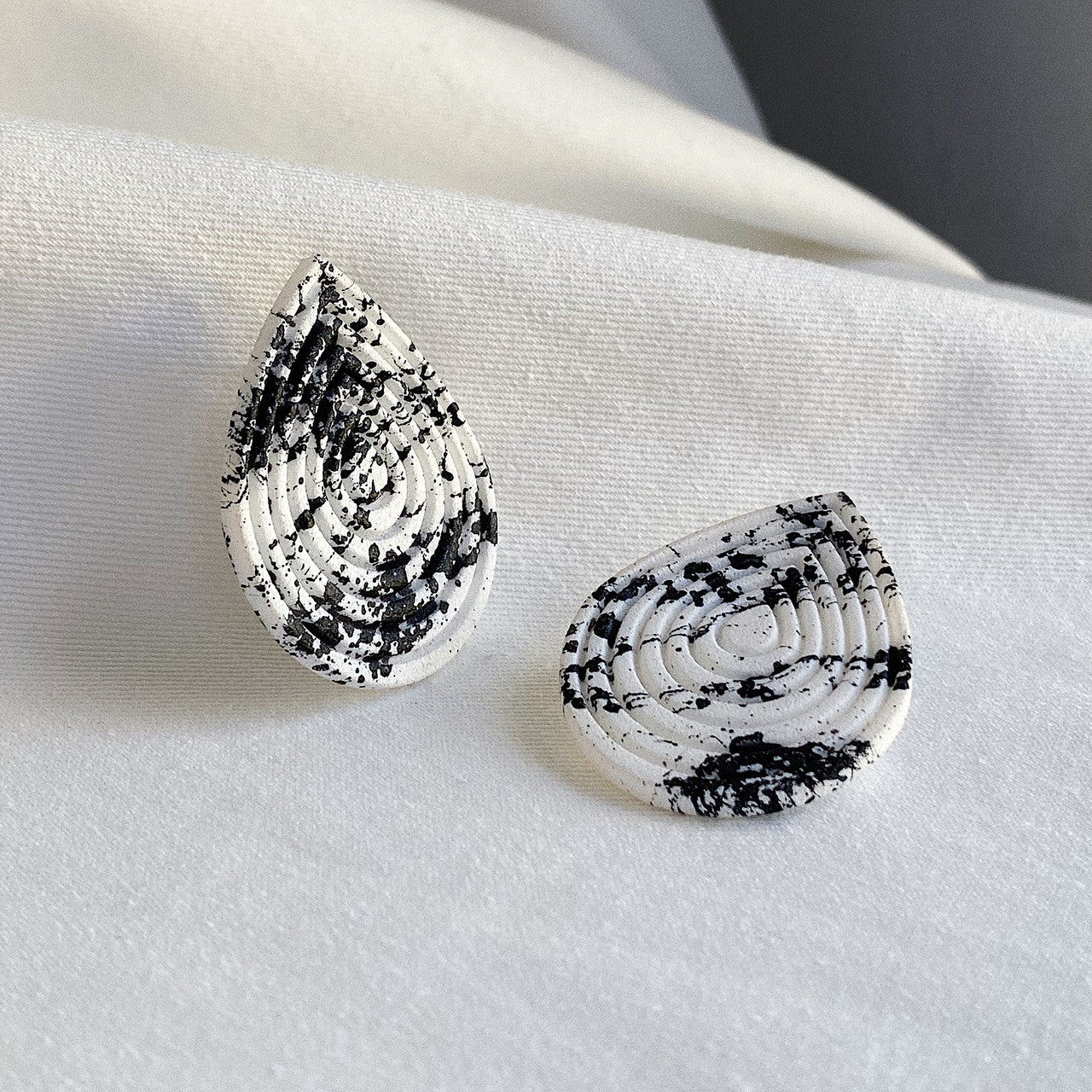 Eve_Balashova_handmade_jewellery_earrings_large_leaf_statement_jewellery_white_marble_3D_printed_nylon