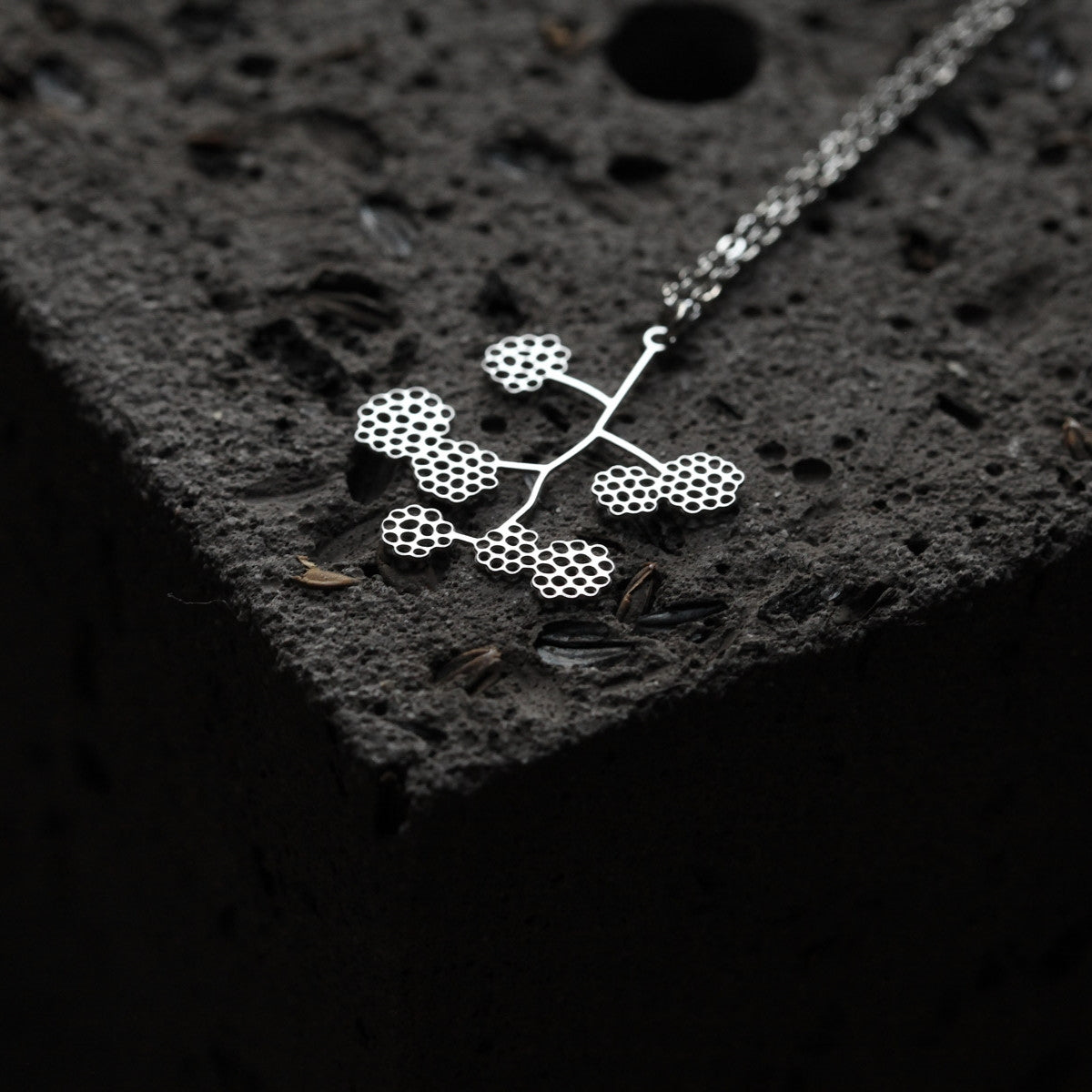 necklace_pendant_Moorigin_blackberry_silver_stainless_steel_made_in_Taiwan_nature_inspired_jewellery