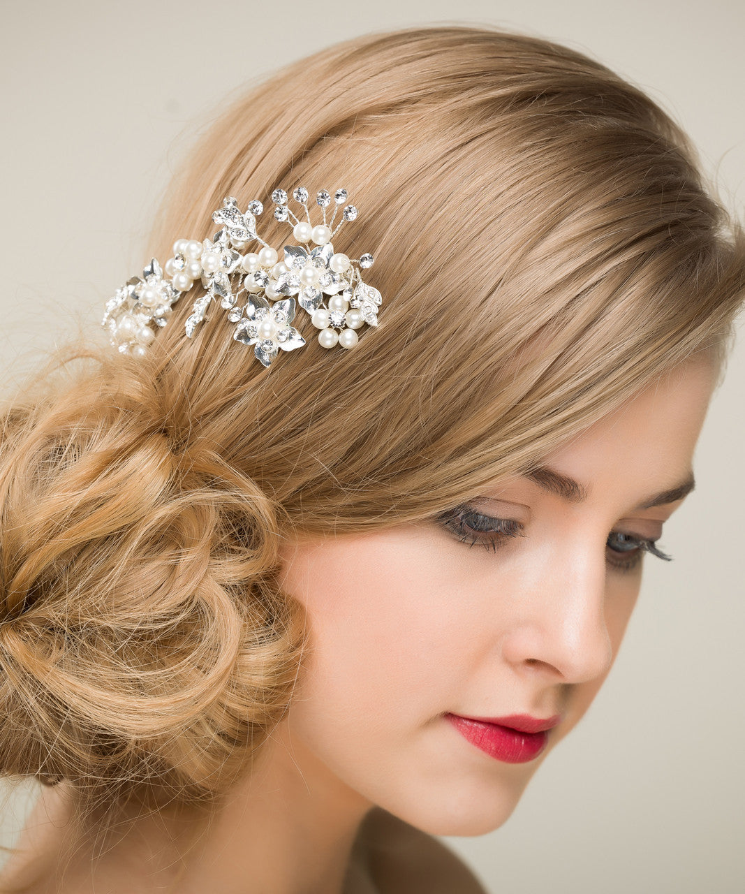 Heirloom of Charm Pearl Side Hair Comb