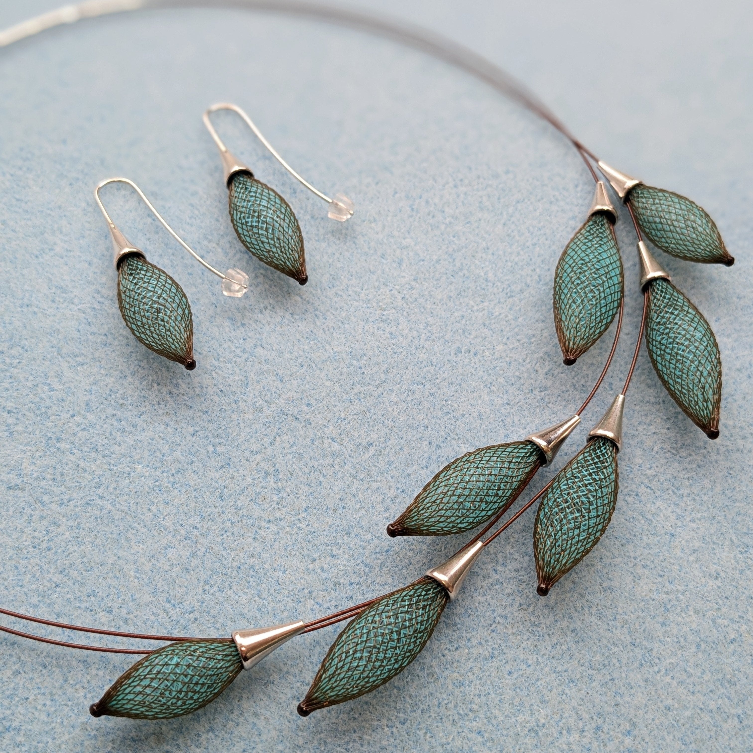 Green Epineuse Silver Full Leaves Choker Necklace