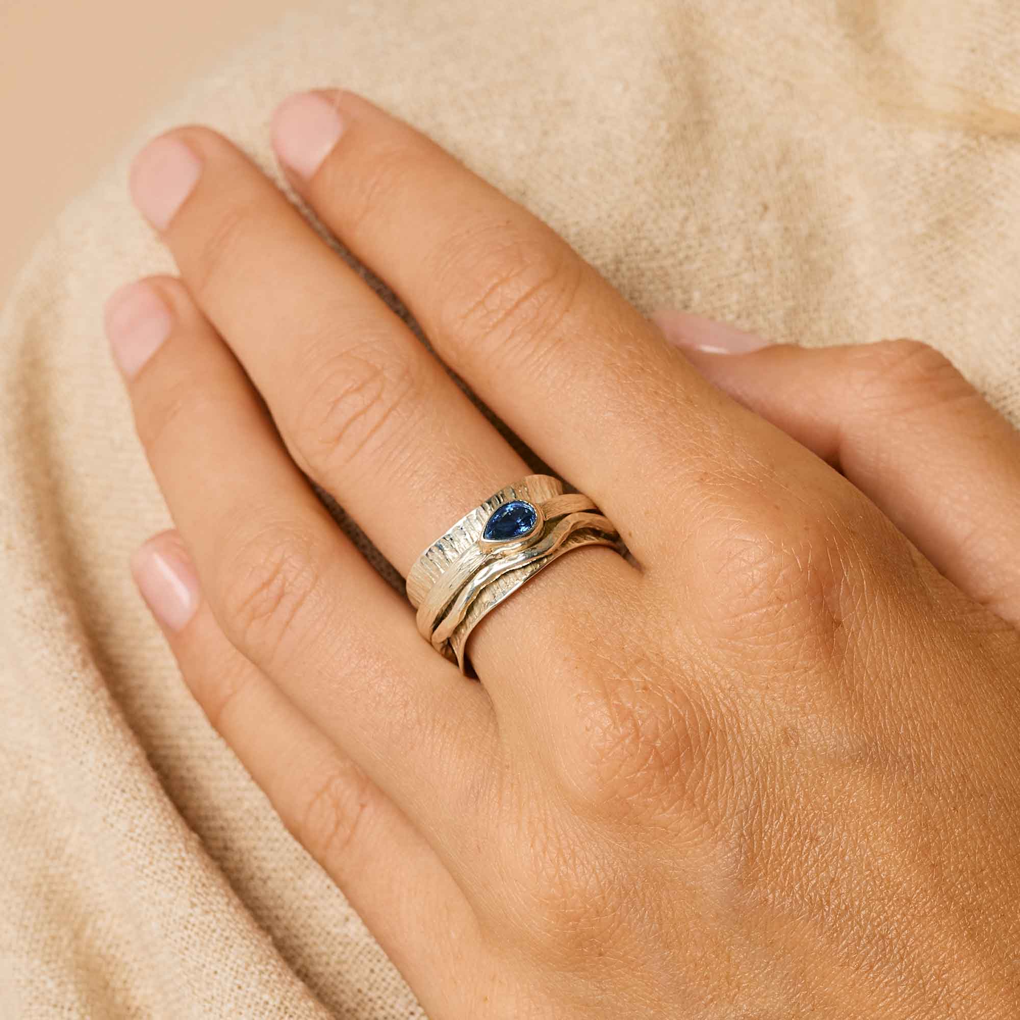 Nature Ocean Spinning Ring - Kyanite