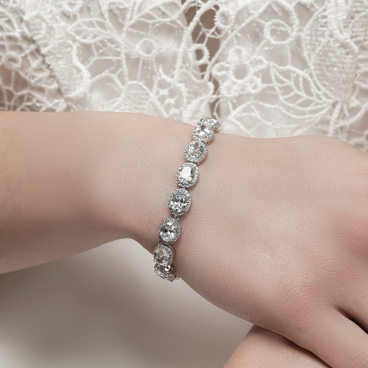 bridal_jewellery_bridesmaids_jewellery_bracelet_oval_cut-crystals